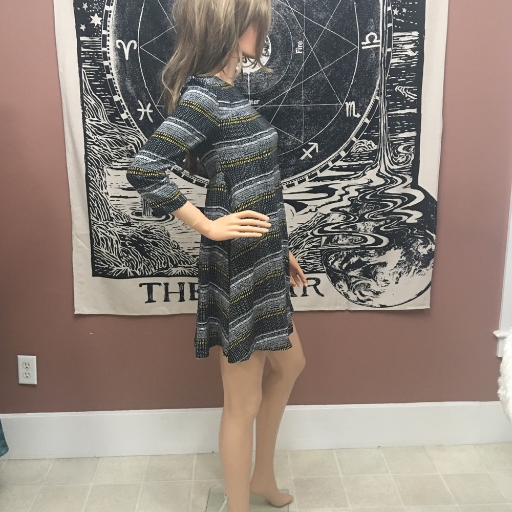 H&M Shift Dress Size 2 Black Yellow White